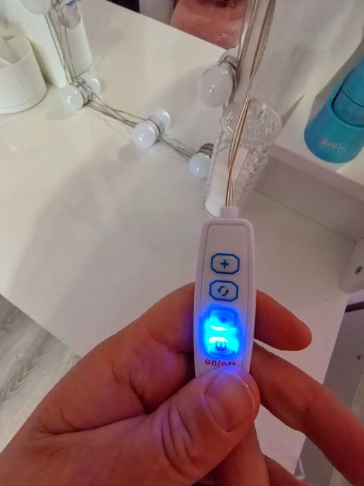 Тоалетка с осветление