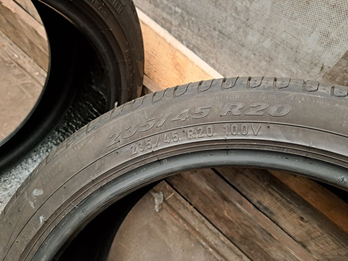 2 anvelope 235/45 R20 Pirelli cu profil 7mm