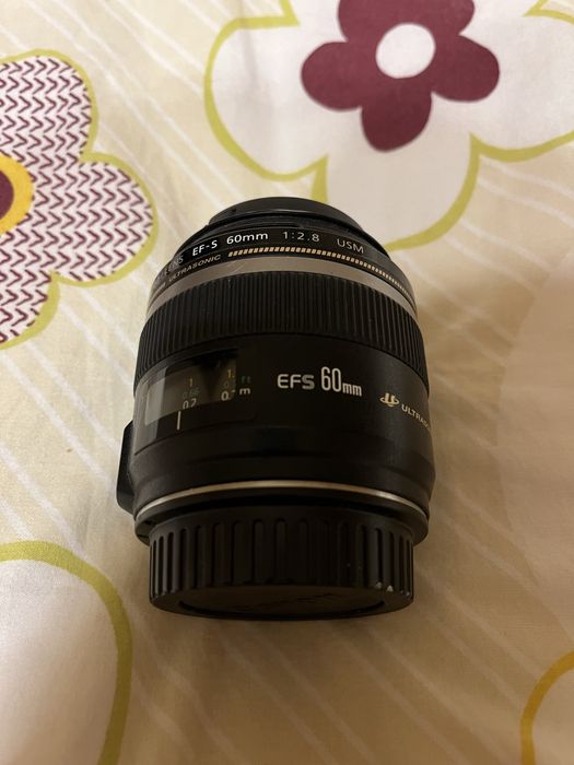 Обектив Canon EF-S 60mm f/2.8 Macro USM