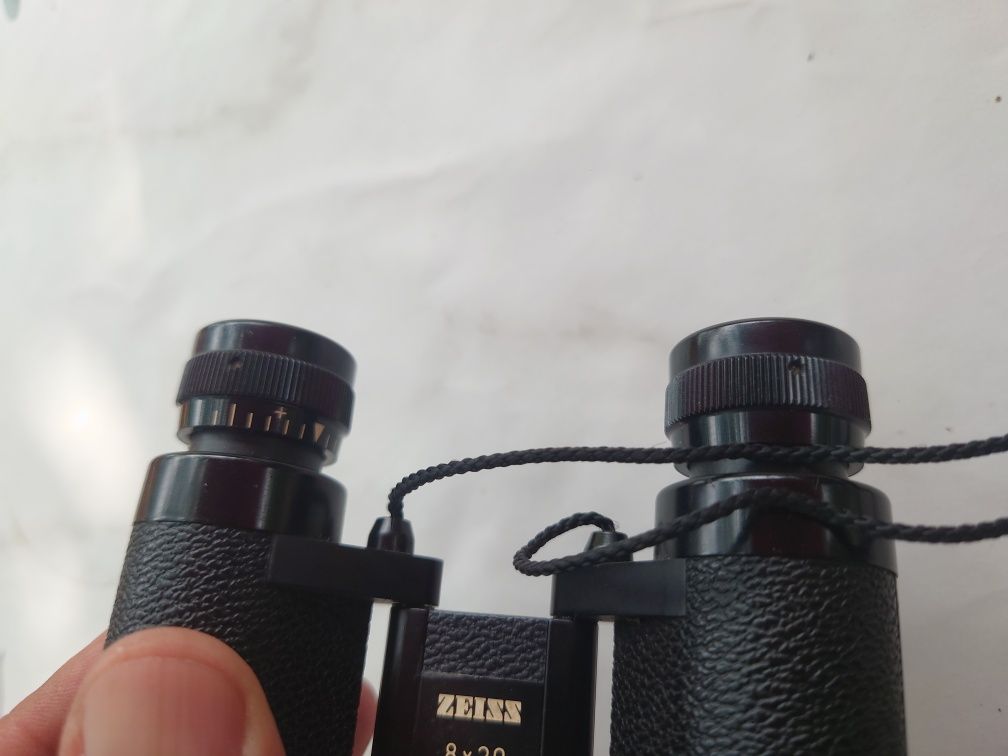 Binoclu Zeiss 8x20 Pocket