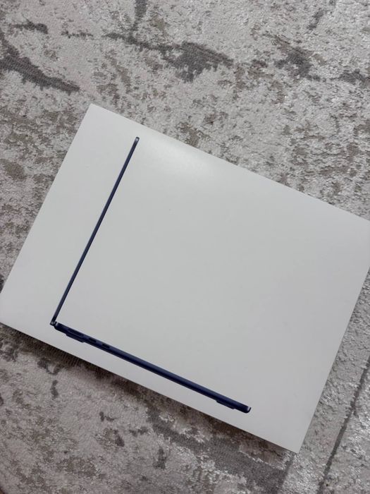 Apple Macbook Air 13 2024 года