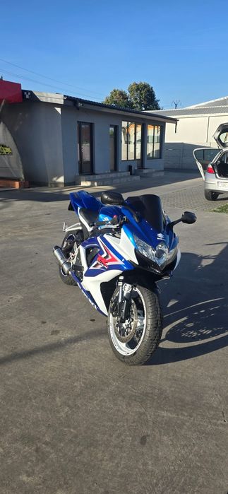 suzuki gsxr k8 750