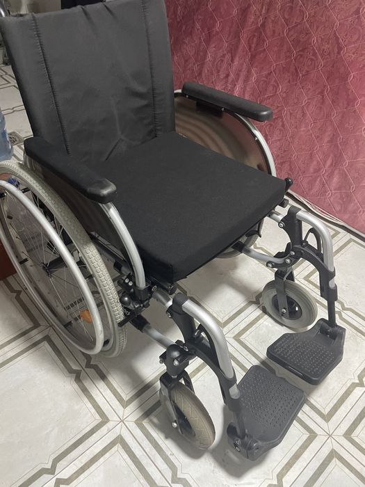 Инвалидная коляска в отличном состояний