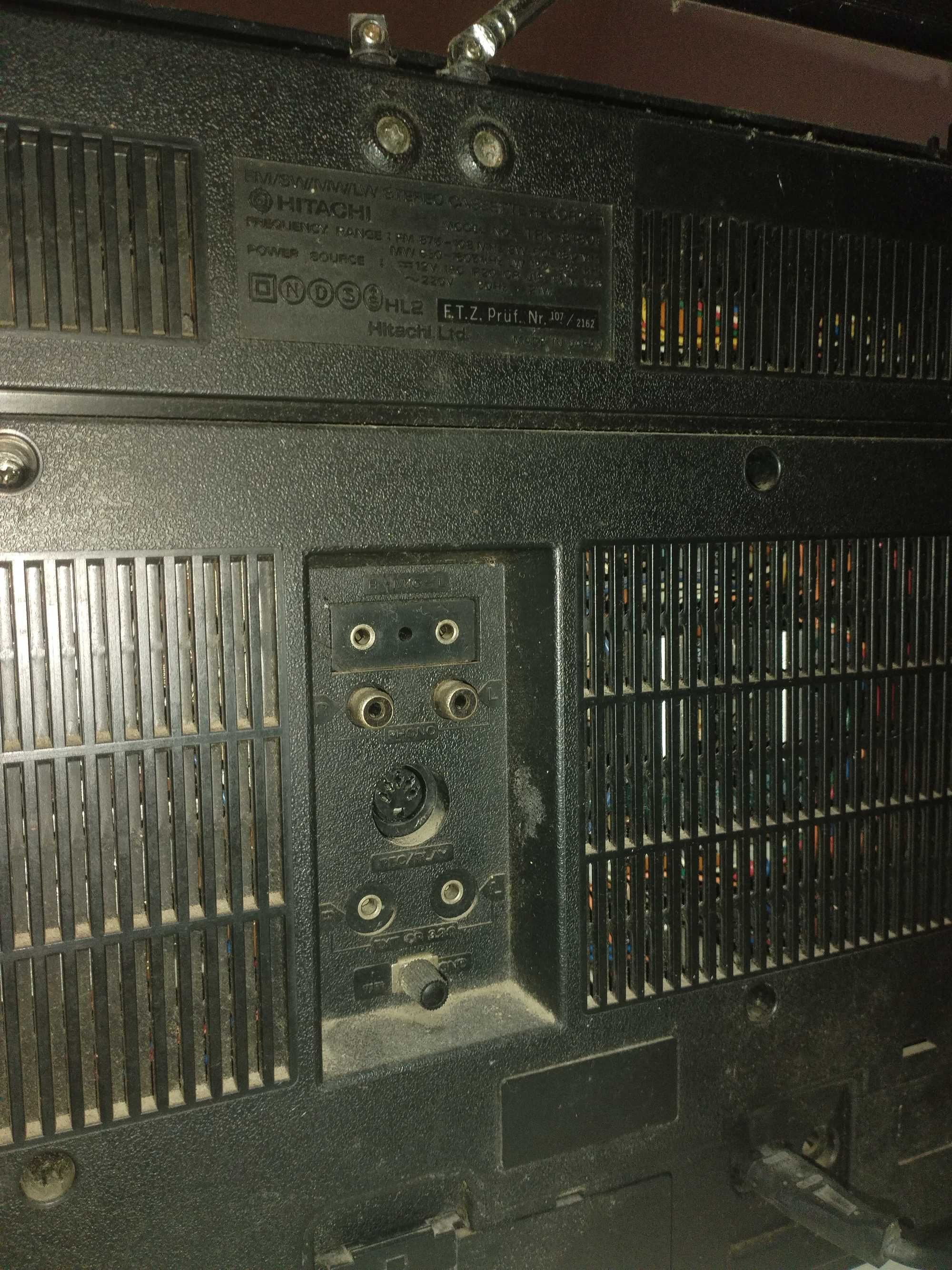Радио касетофон Hitachi TRK-8180E