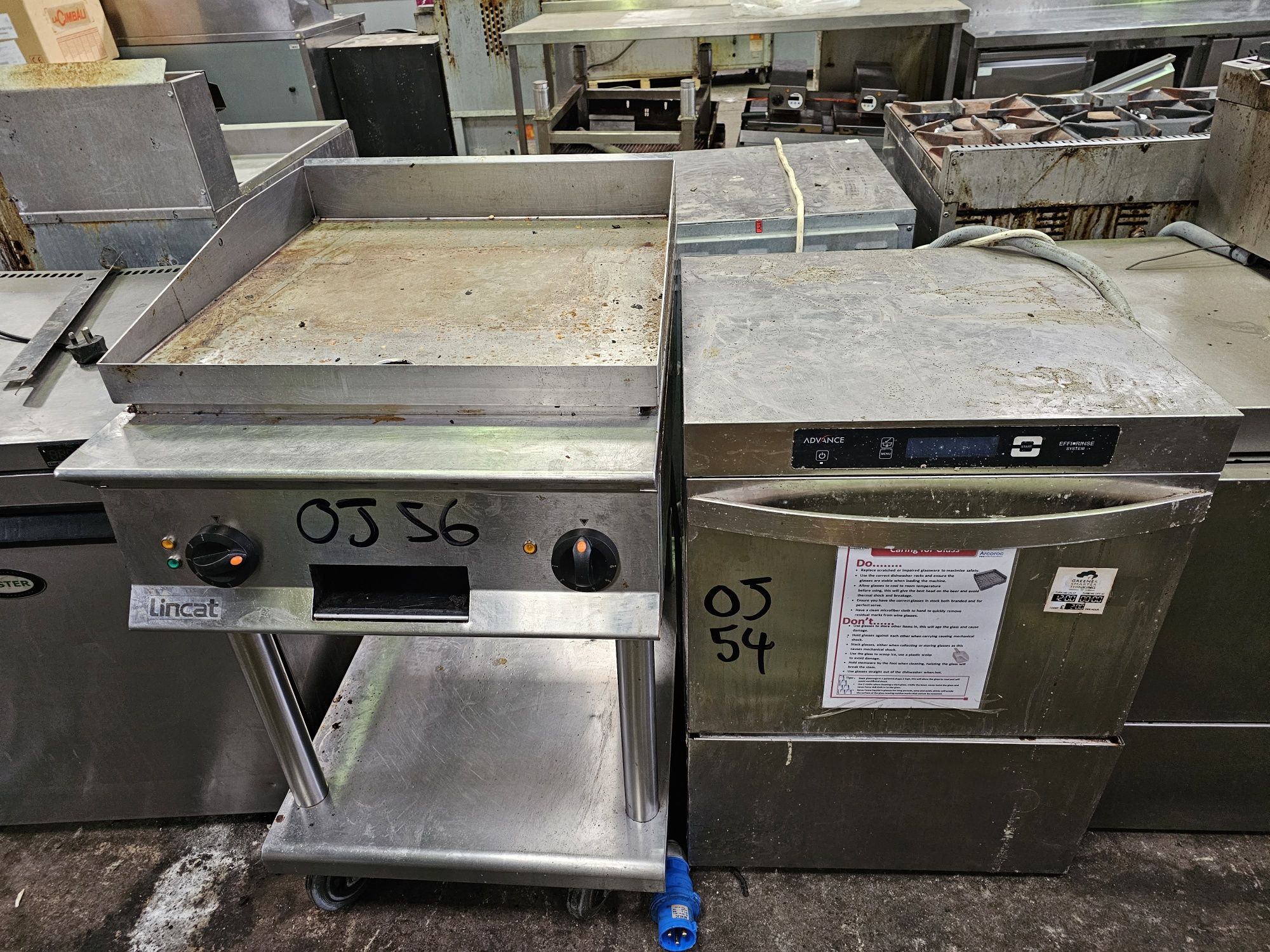 APW Wyott GGM-48I,полирана стоманена плоча1600лв,
1" (2 см)

продукт б