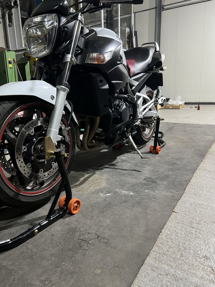Se vinde Suzuki gsr600