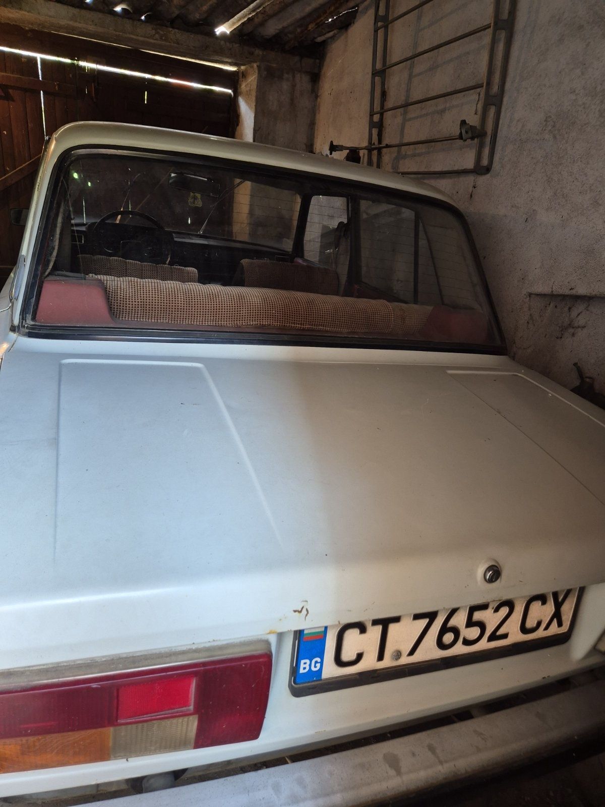 Автомобил Лада 2105