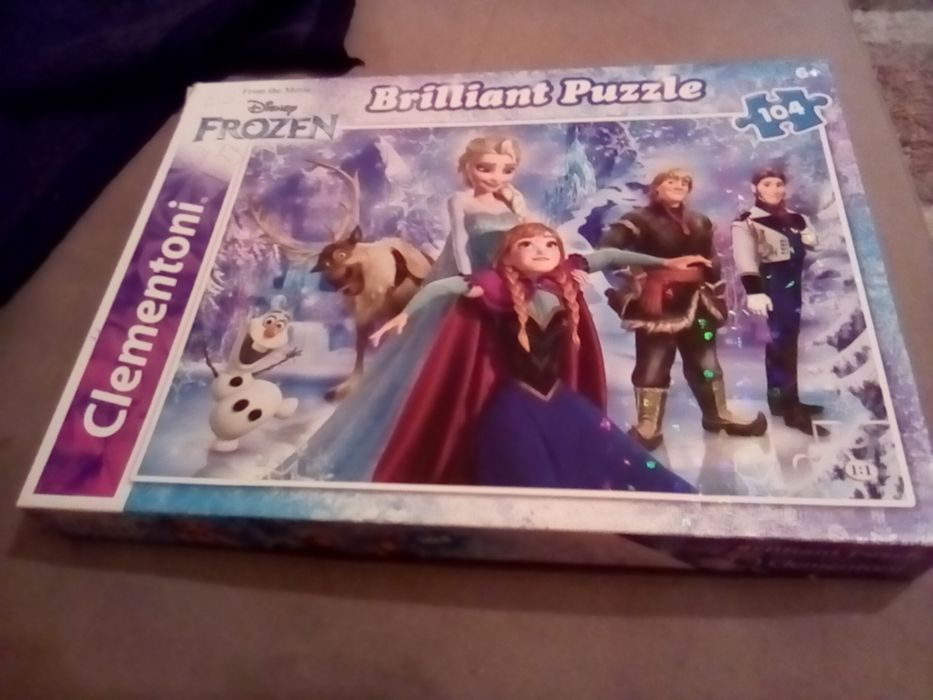 Puzzle 30 piese și unul cu 104 piese