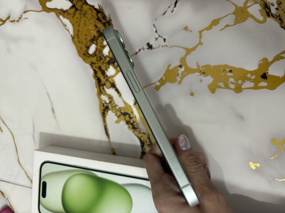 Iphone 15  Green 256 GB