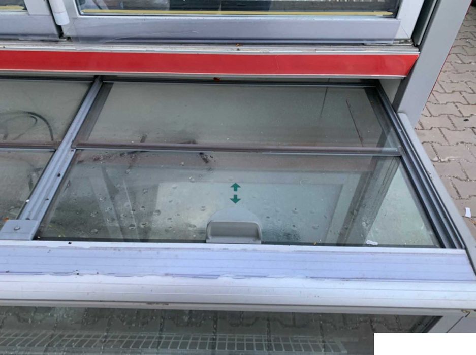 Vitrina frigorifica LINDE cu reglaj digital