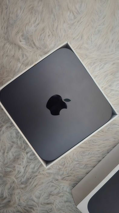 Продавам мак мини 2018 Mac Mini 2018