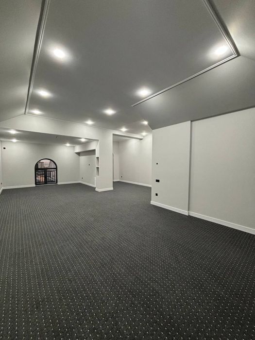 Евро ДОМ   Ор.р: ТЦ High Town Mall Юнусабадскийский район