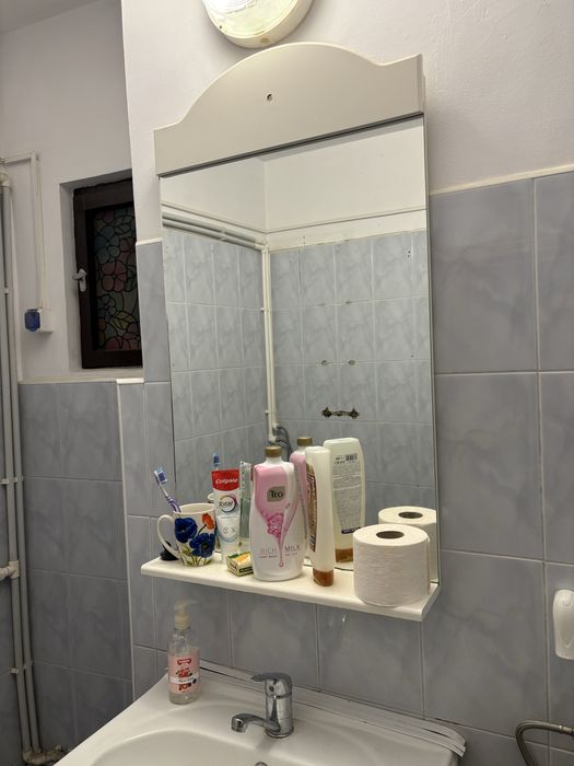 Chiuveta cu dulapior si oglinda
