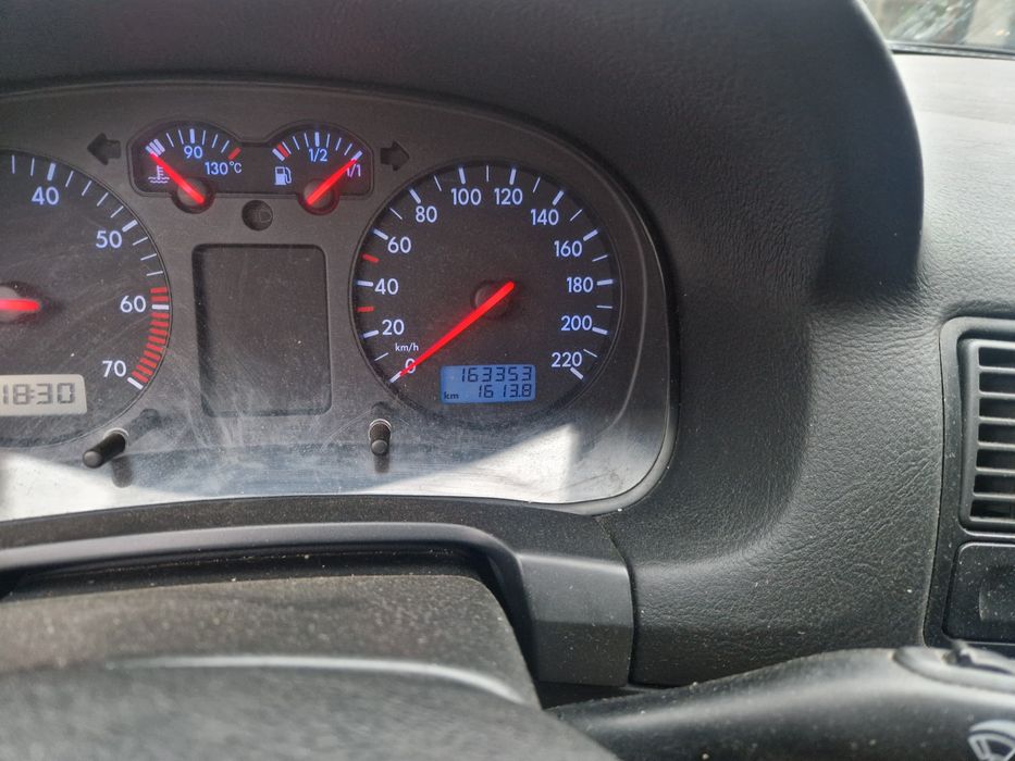 Vand golf 4 motor 1.400 benzina anu 2001