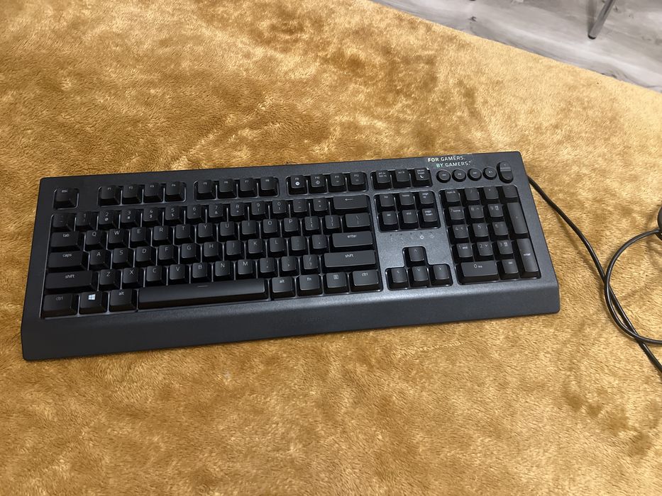 Vand tastatura razer cynosa v2