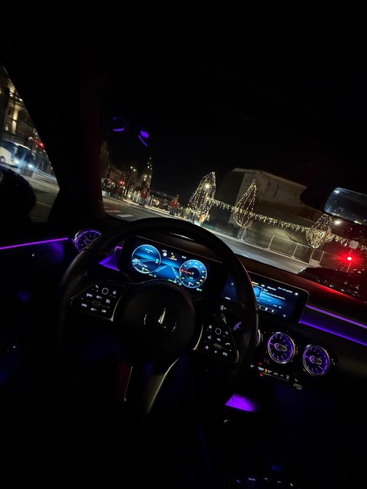 Mercedes-Benz A250e limousine 8G-DCT plug-in hybrid 218 cp Night Black