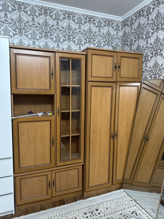 Шкаф б/у и плюс стол