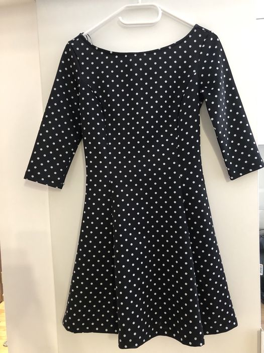 Rochie stradivarius negru cu buline albe