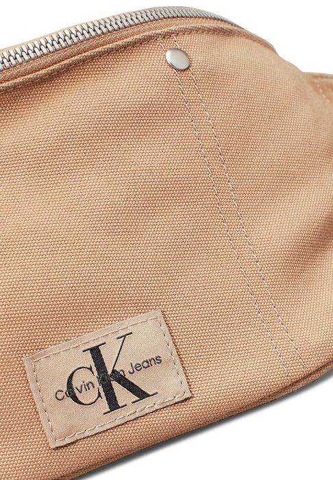 Calvin Klein Jeans
SPORT ESSENTIALS WAISTBAG - Bum bag - savannah tan