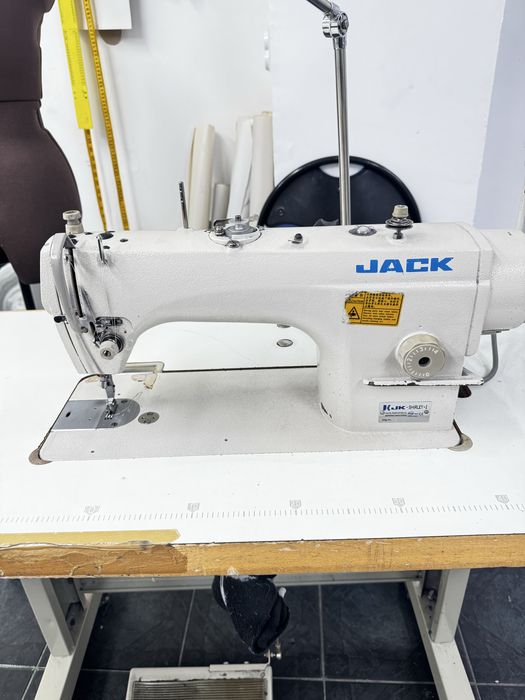Masina de cusut Jack