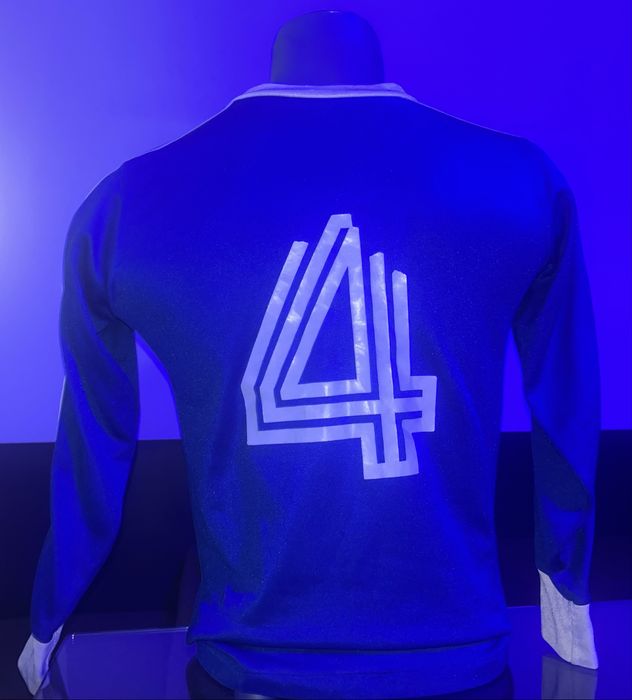 Футболни фланелки адидас80’ Модели с които и Левски са играли през 80’