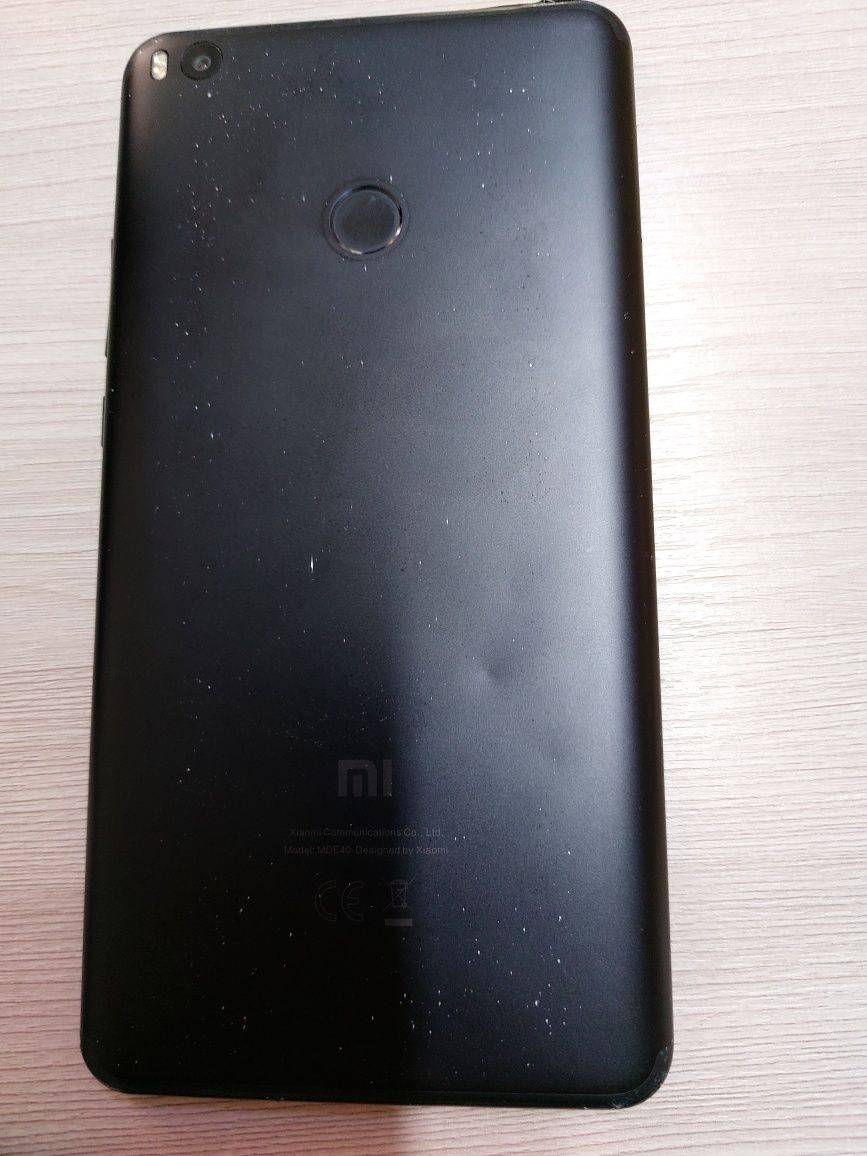 Продаю Xiomi MI MAX 2.Преддагайте свою цену.