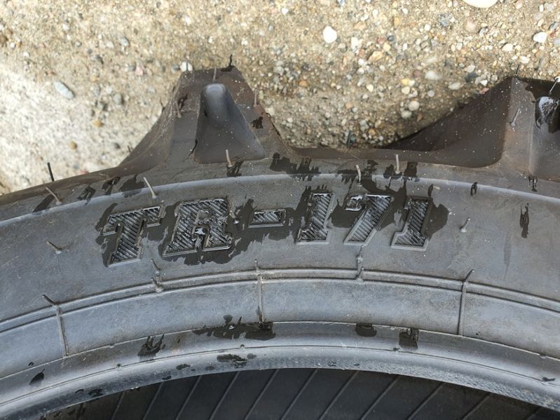 8.3-22 cauciucuri noi d tractoare iseki pe spate 4x4 anvelope BKT WYXS