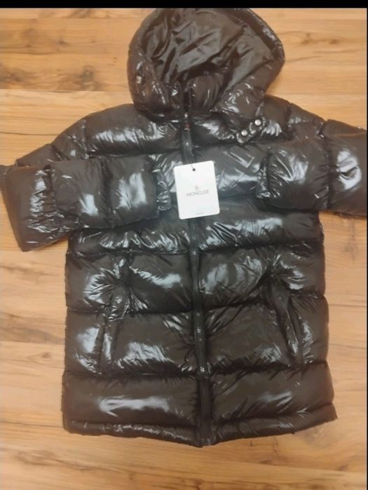 Яке на Moncler  материя пух