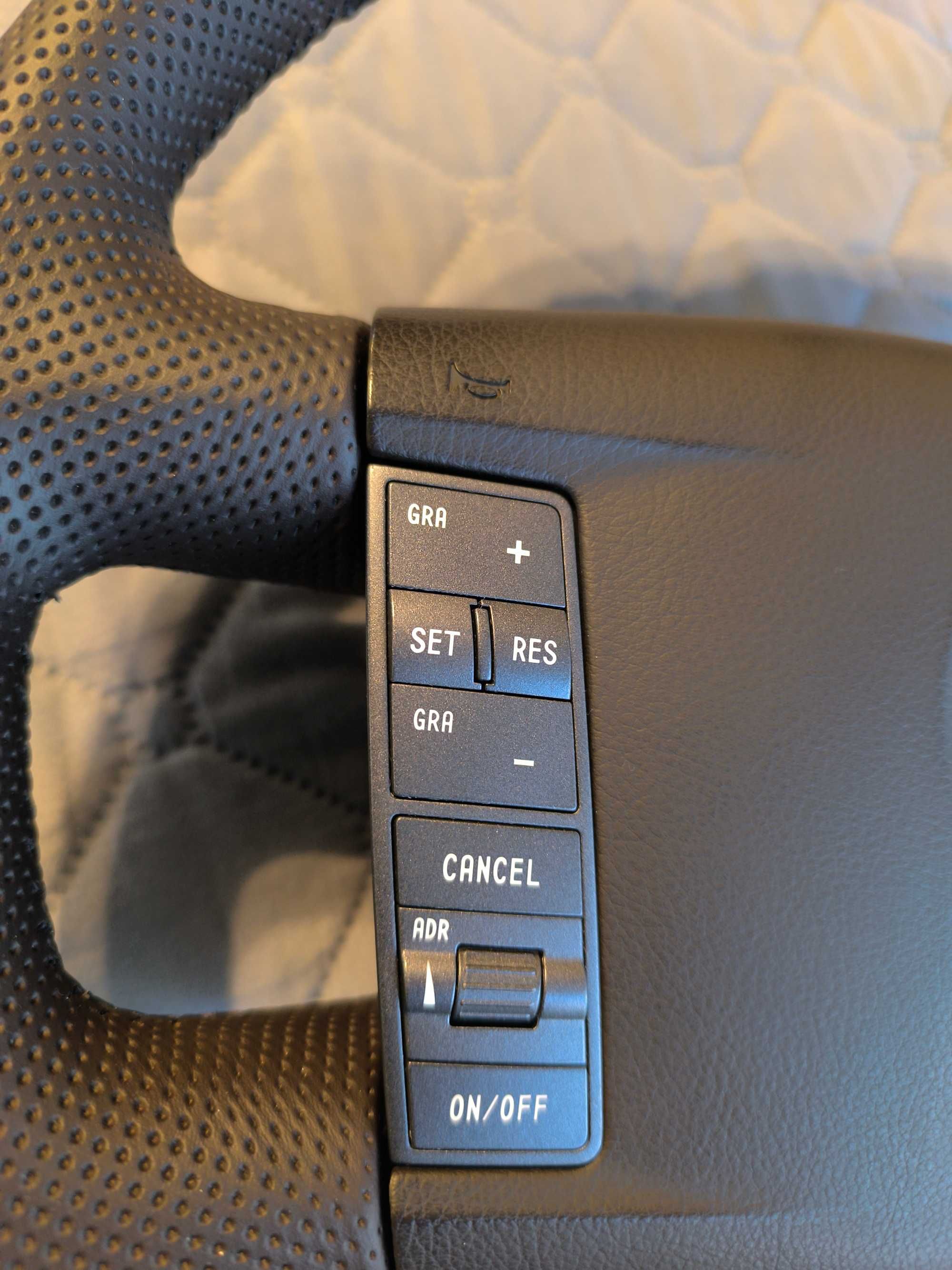 Претапициран мулти волан с еърбег за VW Touareg 7L / Phaeton 3D