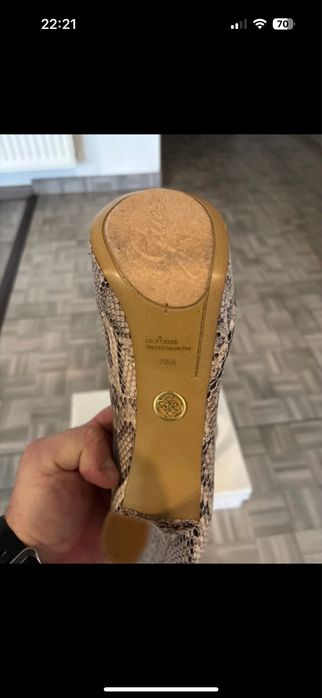 Vand pantofi cu toc eleganti Guess ca noi