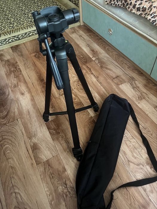 Штатив для фотоаппарата