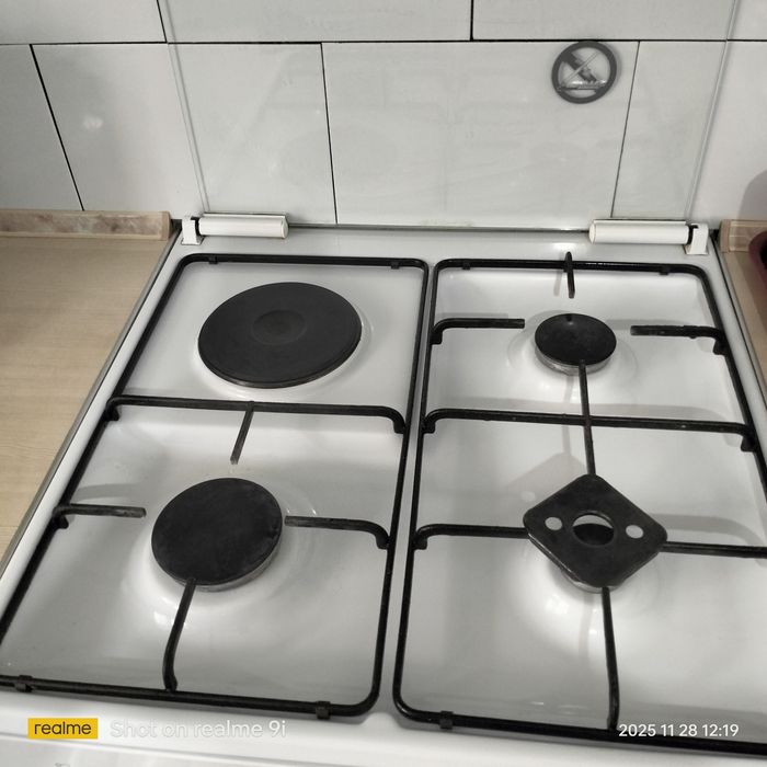 Продам газплиту в хорошем состоянии, фирма бош, проверенное качество