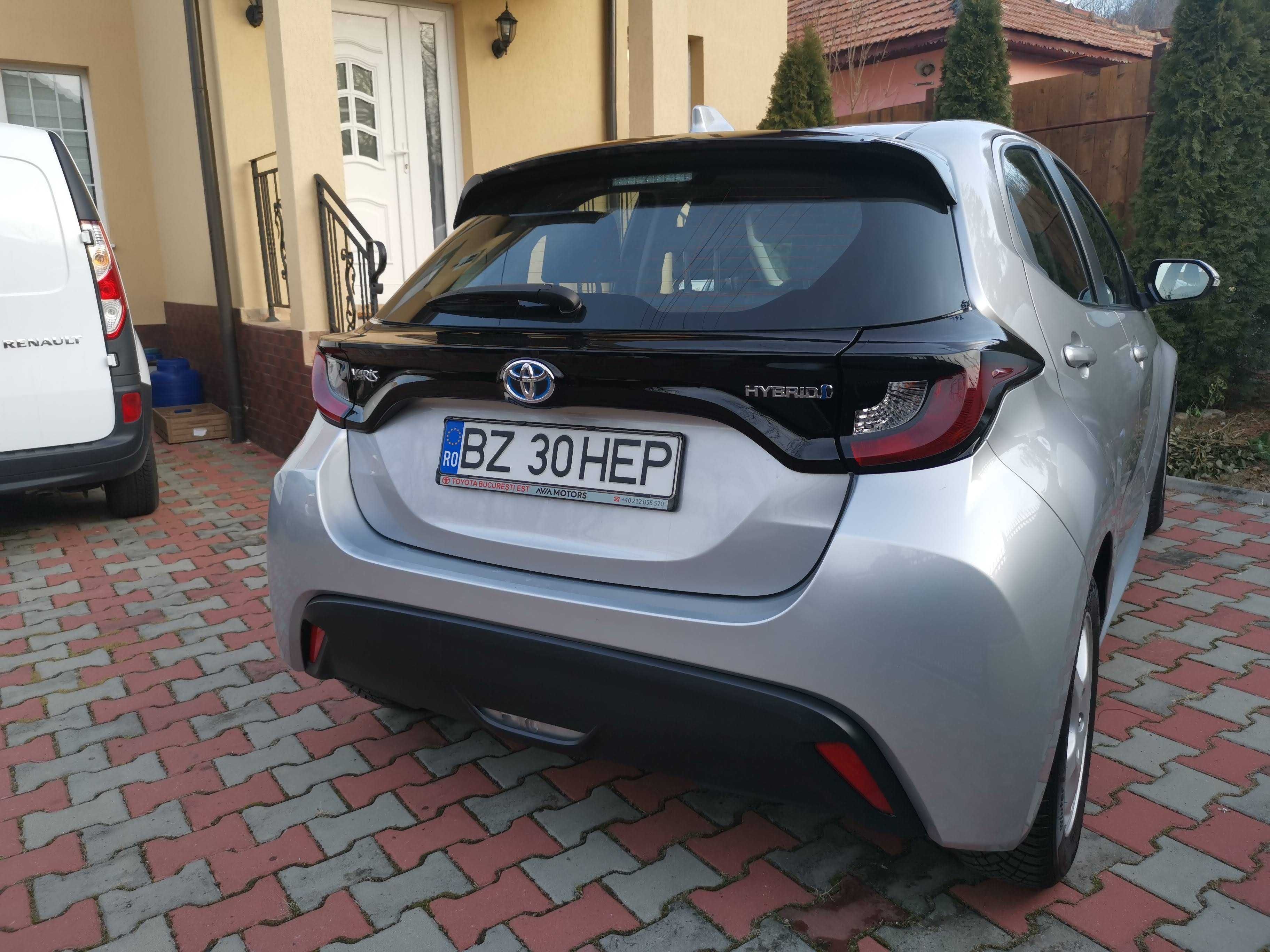 toyota yaris hybrid