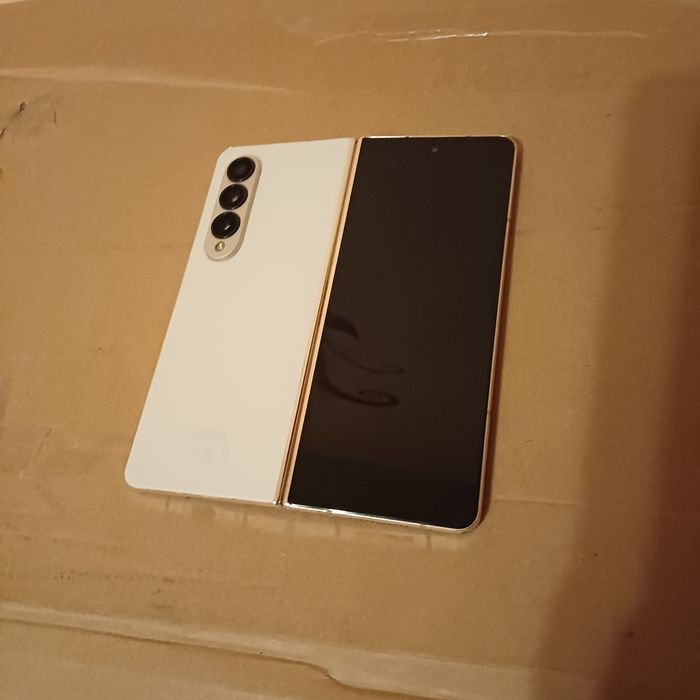 Galaxy z fold 4 original ,display mare defect funcțional