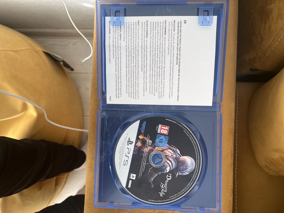 Продавам играта Demon's Souls за PS5