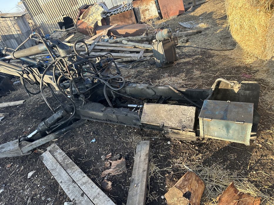 Продам Эксковатор Мтз