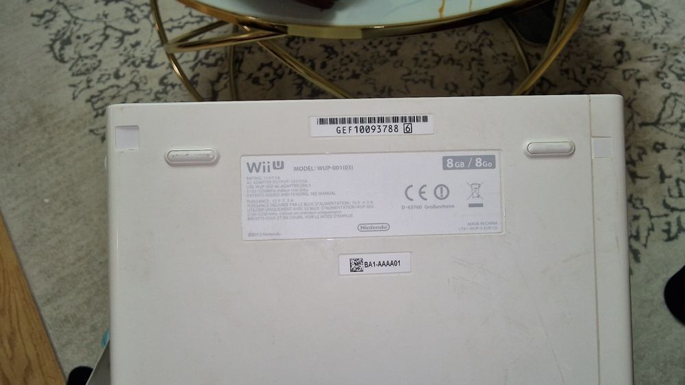 Vând Nintendo WII U