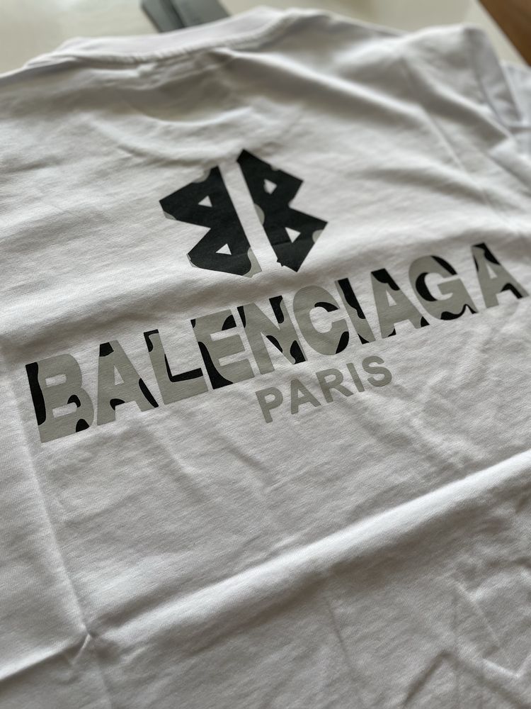 Мъжка тениска B*a*l**en**ciaga*