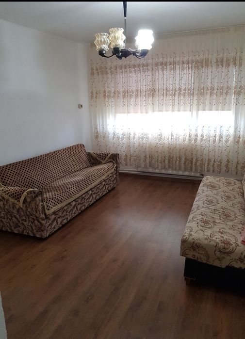 Vând apartament 3 camere + pivniță subsol