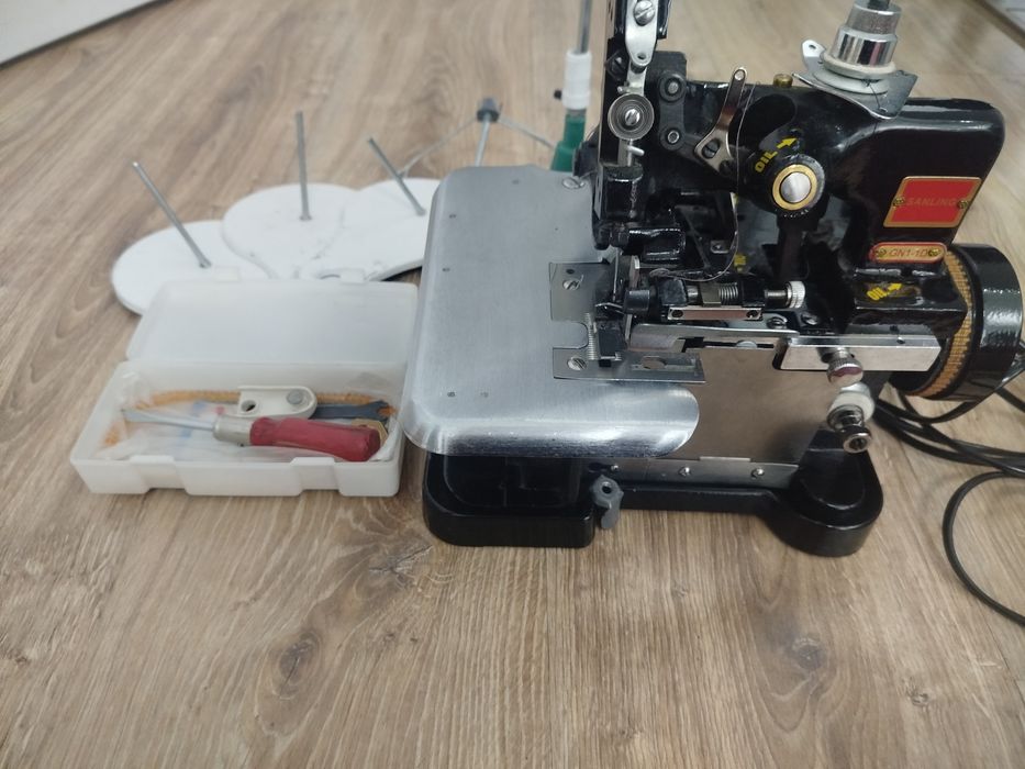 Оверлок в отличном состоянии