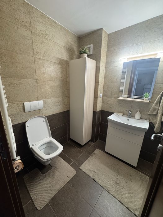 Inchriez apartamet 2 camere Sinaia