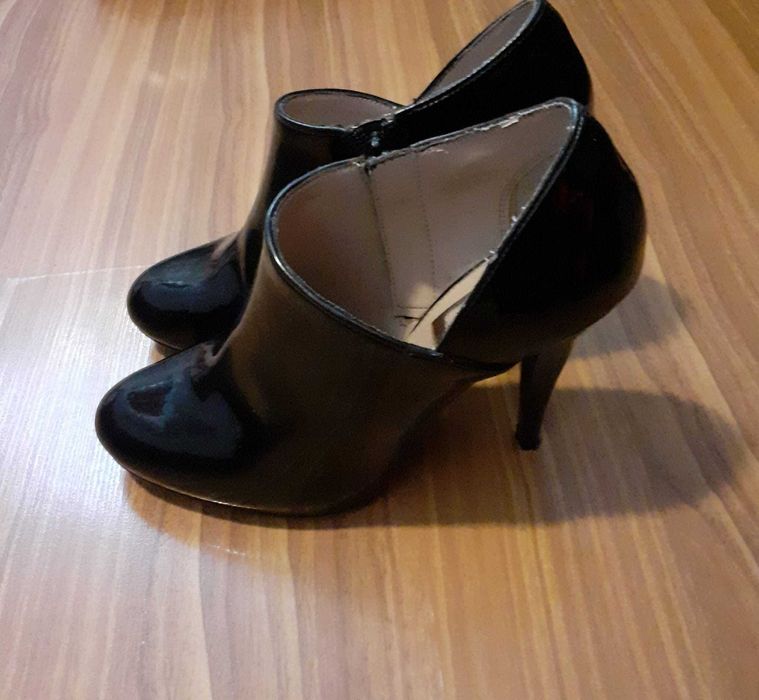Botine Zara, cu toc, marime 36