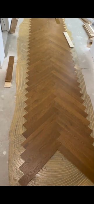 Montaj Parchet Herringbone Calitate Premium și Finisaj Impecabil!