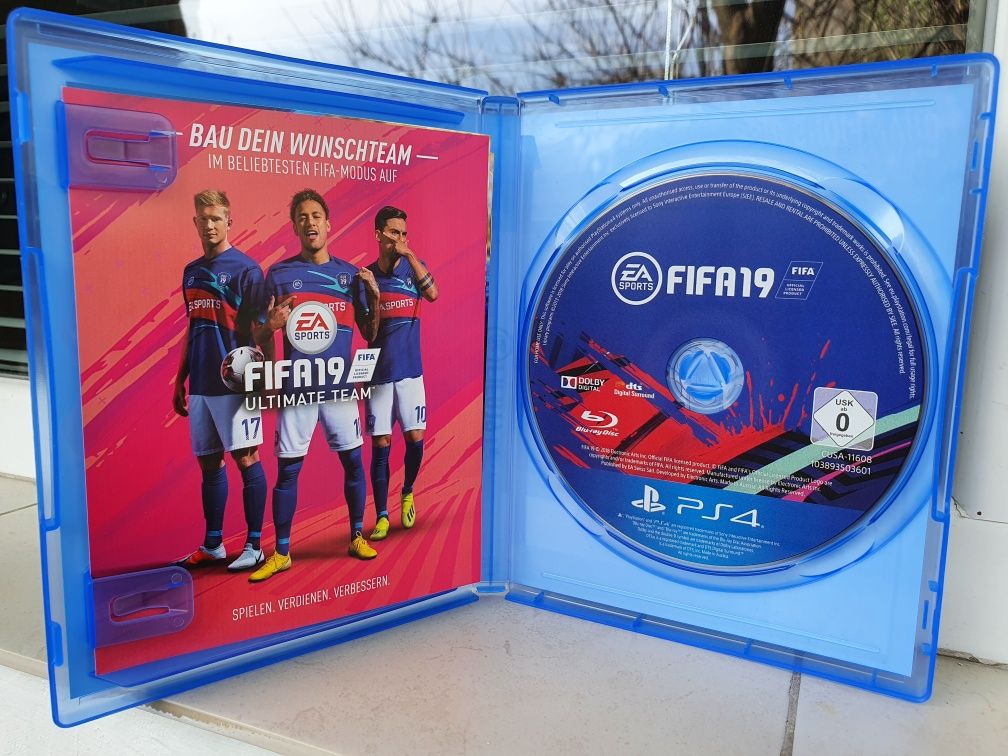 Игра FIFA 19 PS4