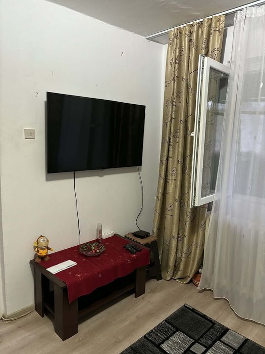 Apartament cu două camere de închiriat