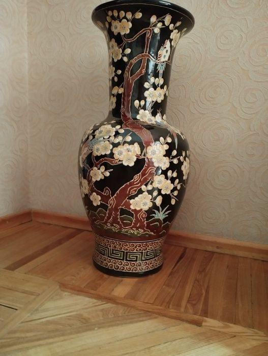 Ваза напольная 1980 годов