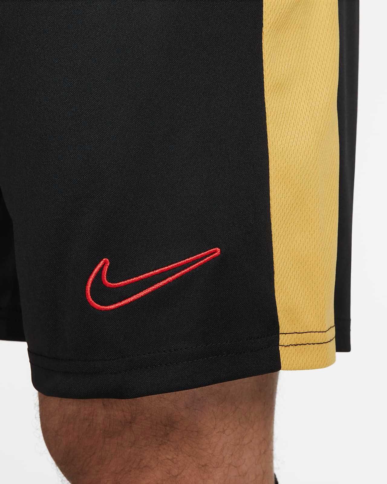 Къси панталони Nike Dri-FIT за футбол - чисто нови, с етикет р-р М