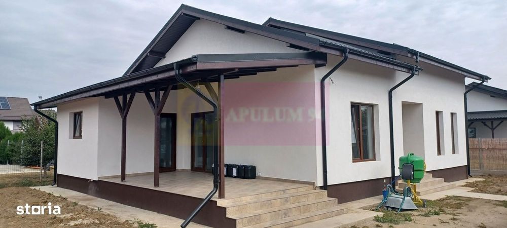 Săbăreni, casă nouă tip parter, cu pod mansardabil