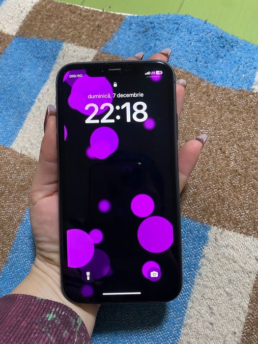 Iphone 11 . Vine cu cutie