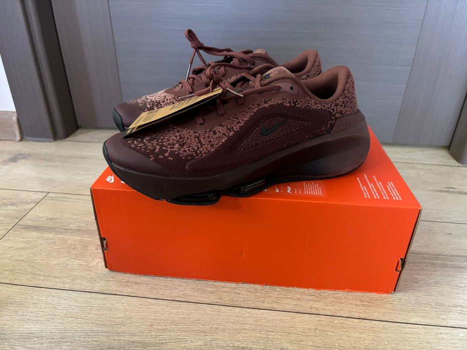 Nike Versair.
